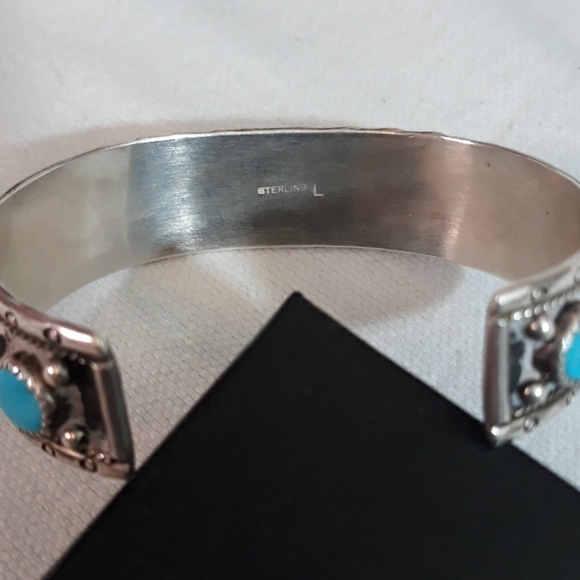 Navajo Sterling silver with Gorgeous turquoise Stones cuff bracelet - Picture 8 of 11